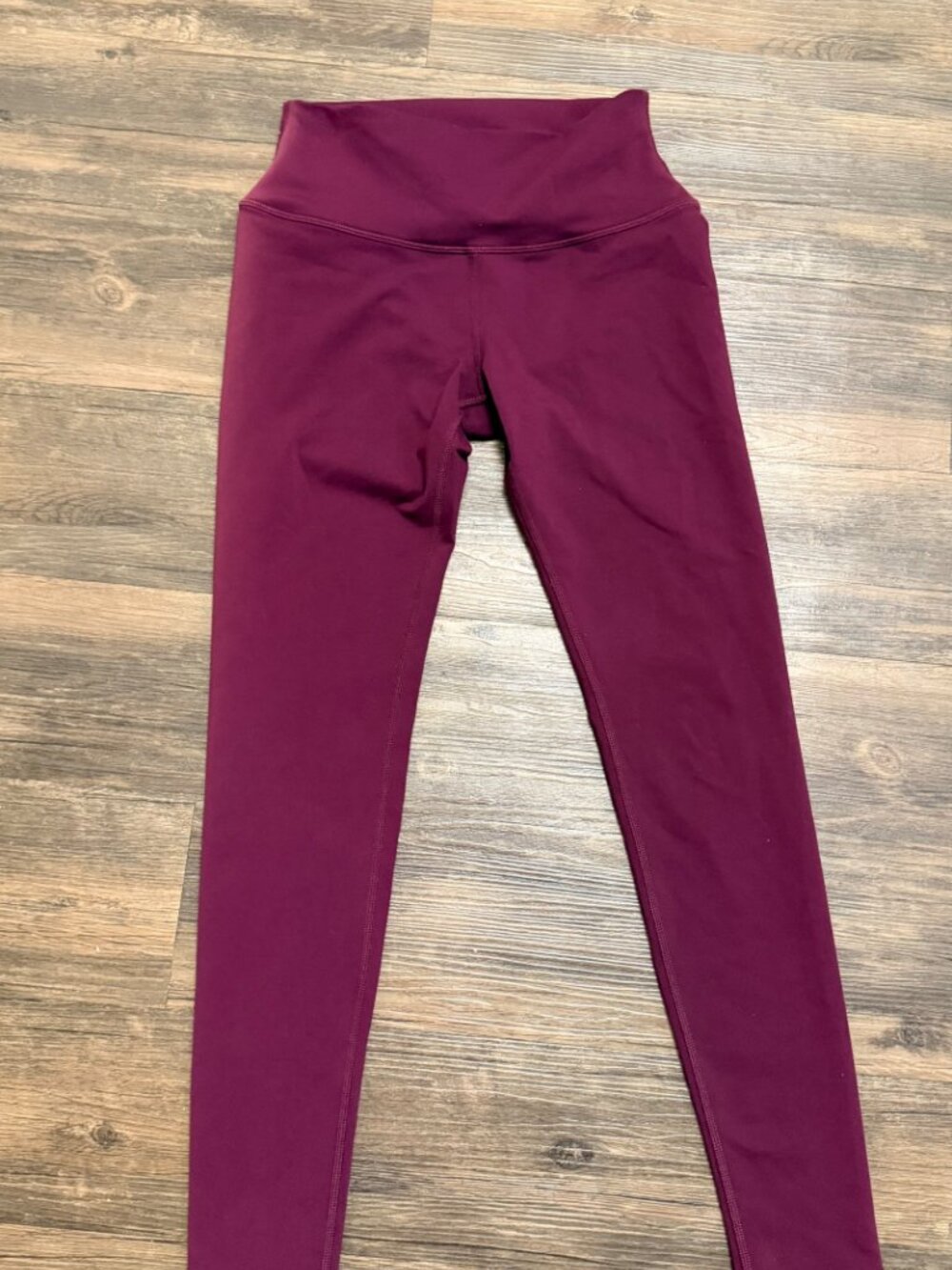 Alo leggings in plum